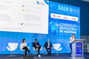 Kelly dando formação de liderança