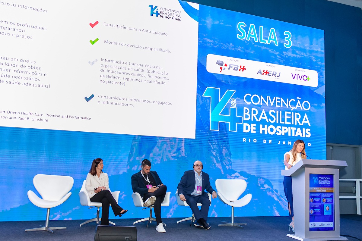 Kelly dando formação de liderança